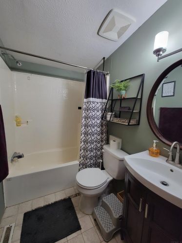 806 3 St, Mishawaka IN 46544-2236 exterior