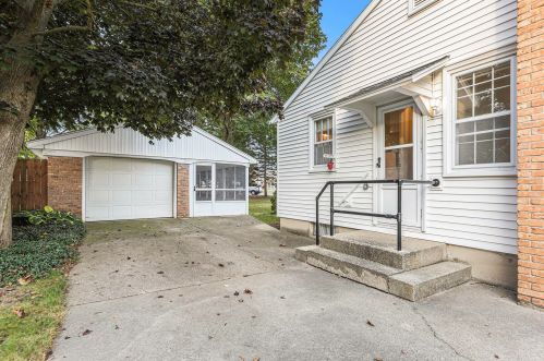 2335 Sharon Ave, Wyoming MI exterior