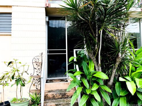 2140 10th Ave, Honolulu HI  96816-3012 exterior