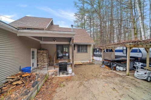 17 Hooksett Tpke, Concord NH  03304-4415 exterior