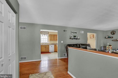 286 Bollinger Rd, Littlestown PA 17340-9121 exterior