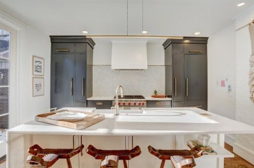 811 Charles Allen Dr, Atlanta GA  30308-1706 exterior