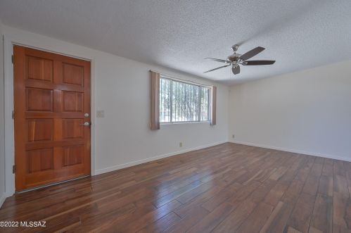 8105 Beverly St, Tucson AZ 85710-5929 exterior