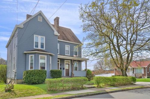 24 Mainsgate St, Pittsburgh, PA 15205-2246