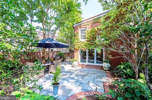 210 Fairfax St, Alexandria VA  22314-3304 exterior