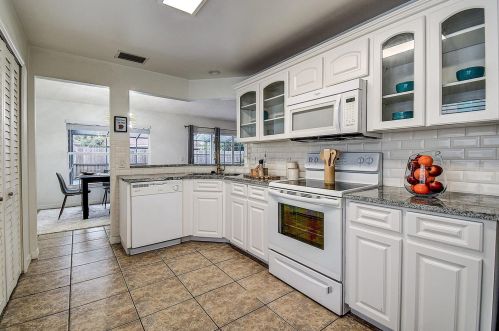 9759 Fox Hollow Rd, Tampa FL  33647-1831 exterior