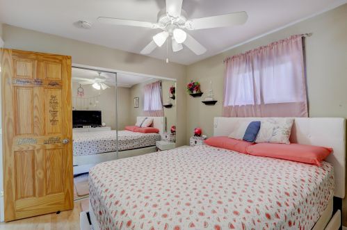 2015 94, Milwaukee WI 53227-1403 exterior