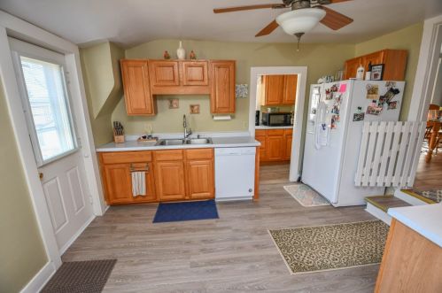 213 Church St, Watertown, WI 53094-7619