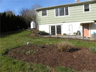 64 Apple Tree Ln, Wallingford CT  06492-4302 exterior