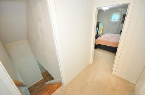 81 White St, Manchester CT 06042-3127 exterior