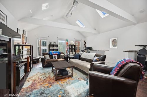 1742 Le Moyne St, Chicago, IL 60622-2133