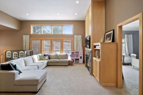 2479 Grey Eagle Cir, Saint Paul MN 55129-6221 exterior