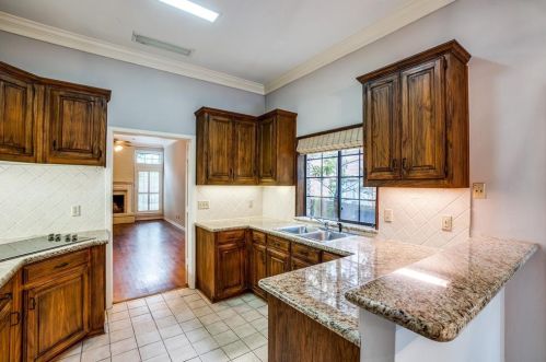 3510 Asbury St, Dallas TX  75205-1892 exterior