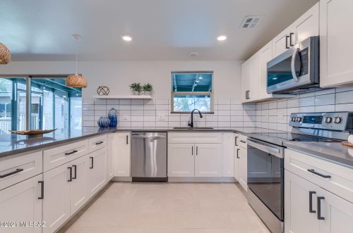 8901 Mcclellan St, Tucson AZ  85710-4420 exterior