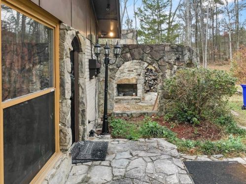 6514 Rockland Rd, Lithonia GA 30038-3438 exterior