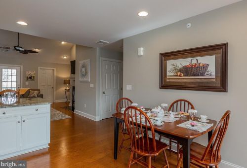 91 Midway Farms Ln, Lancaster PA 17602-2671 exterior