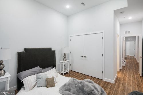 2120 Franklin St, Philadelphia PA 19133-2107 exterior