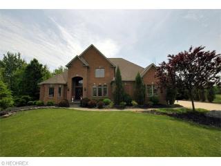 3535 Hawthorne Trl, Cleveland OH  44147-3915 exterior