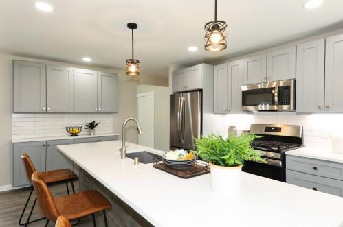 4445 Upham Ave, Milwaukee WI  53220-5122 exterior