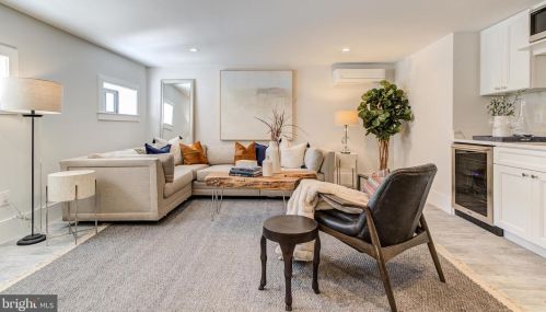 3025 Dent Pl, Washington DC 20007-2916 exterior