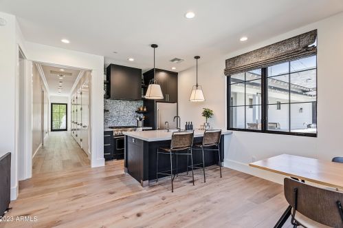 5431 Exeter Blvd, Phoenix AZ 85018-3227 exterior