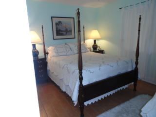 2533 Grand Dr, Fort Pierce FL  34952-7129 exterior