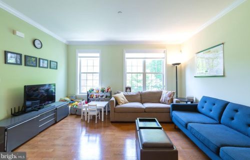 206 Admirals Way, Philadelphia PA 19146-5213 exterior