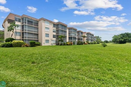 6200 2nd Ave, Boca Raton FL 33487-2657 exterior