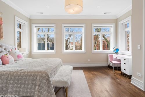 1508 Byron St, Chicago IL 60618-3709 exterior