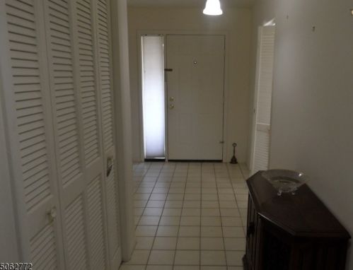 162 Hidden Hollow Ct, Edison NJ  08820-1063 exterior