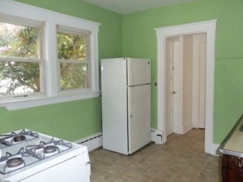 225 Main St, Bound Brk NJ 08805-1837 exterior