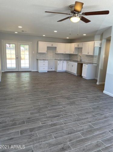 7018 Coolidge St, Phoenix, AZ 85033-1914