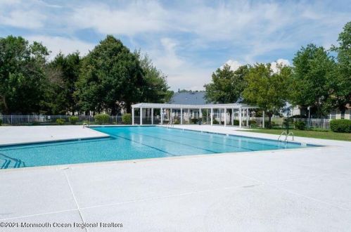 26 Symphony Ave, Berkeley Township NJ 08721-1956 exterior