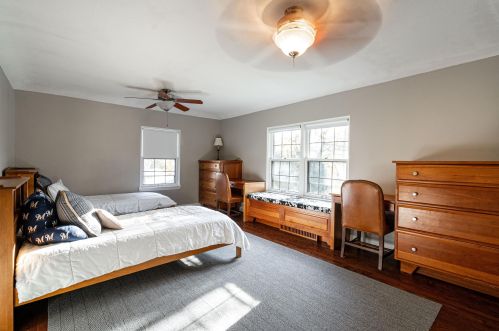 7425 Grand Pkwy, Milwaukee WI 53213-3566 exterior