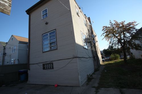 2240 Mason Ave, Chicago IL 60630-1912 exterior
