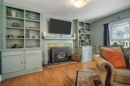 139 Church St, Seymour CT 06483-2503 exterior