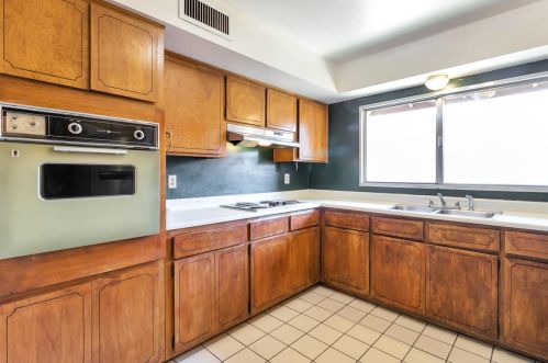 10815 37 Ave, Phoenix AZ 85053-2804 exterior