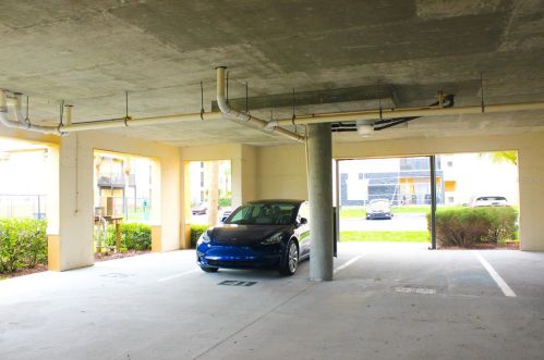 4323 Bayside Village Dr, Tampa FL  33615-5570 exterior