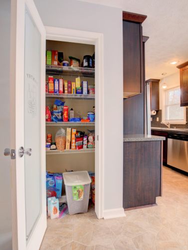 1516 Southlawn Dr, Wyoming MI exterior