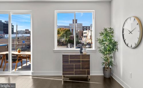 654 13 St, Philadelphia PA 19123-2427 exterior