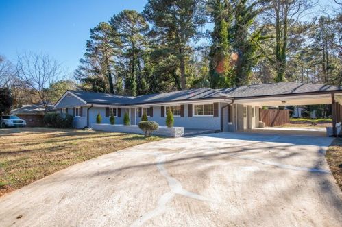 415 Hammond Dr, Atlanta GA 30328-5232 exterior