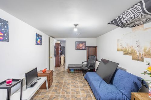 10204 Indiana Ave, Chicago IL 60827-1214 exterior