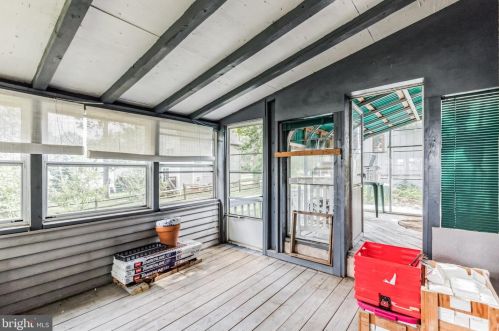 29 Dogwood Ln, Chester PA 19014-1210 exterior