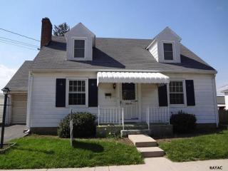56 Myrtle St, Littlestown, PA 17340-1314