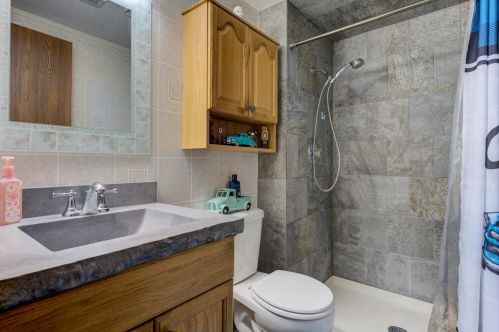 655 Fay Ave, Elmhurst IL 60126-2149 exterior