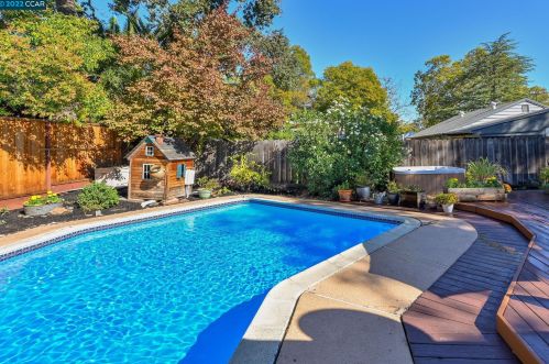 1948 Ardith Dr, Concord CA 94523-2803 exterior