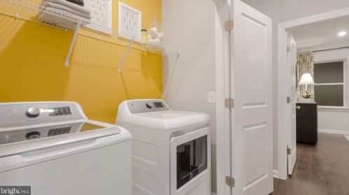 16654 Crabbs Branch Way, Rockville MD 20855-2201 exterior