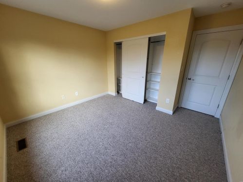 1 Crabapple Ct, Saint Louis MO 63132-3422 exterior