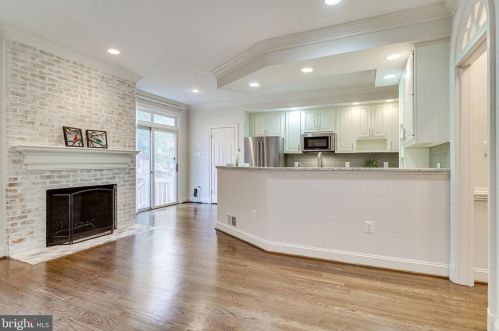 6636 Hampton View Pl, Mc Lean VA 22101-6003 exterior