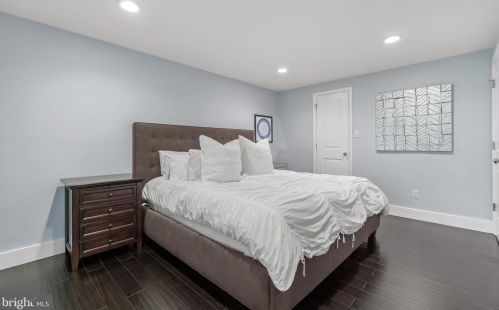 9301 Bentridge Ave, Rockville MD 20854-2860 exterior